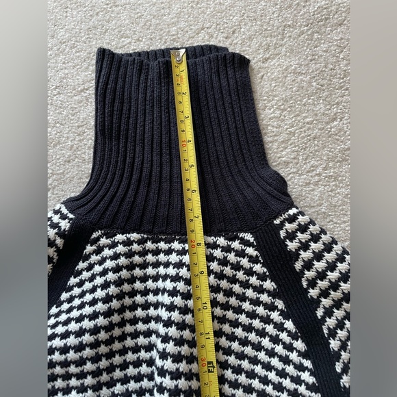 Liz Claiborne Black/White long sleeve cotton/acrylic sweater. Size Large. - Picture 9 of 12